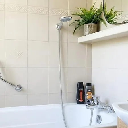 Granatowy Chill Apartment Lodz